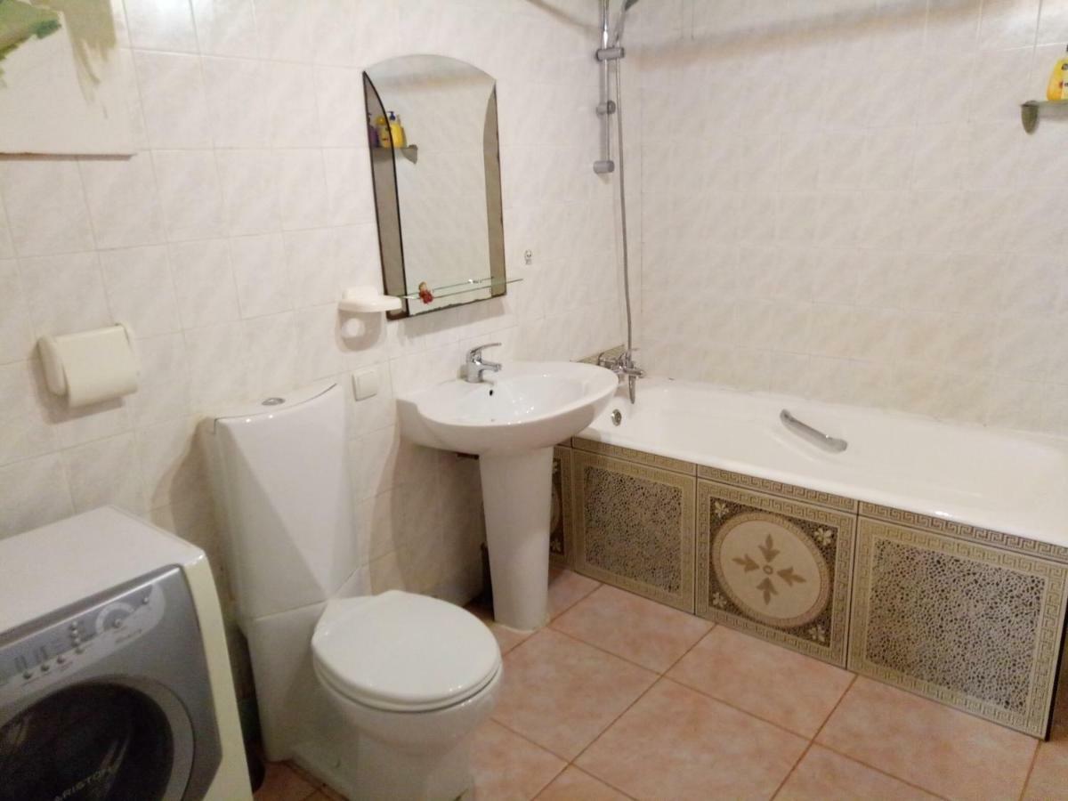 אודסה Homestay On Kanatna Street 57 מראה חיצוני תמונה